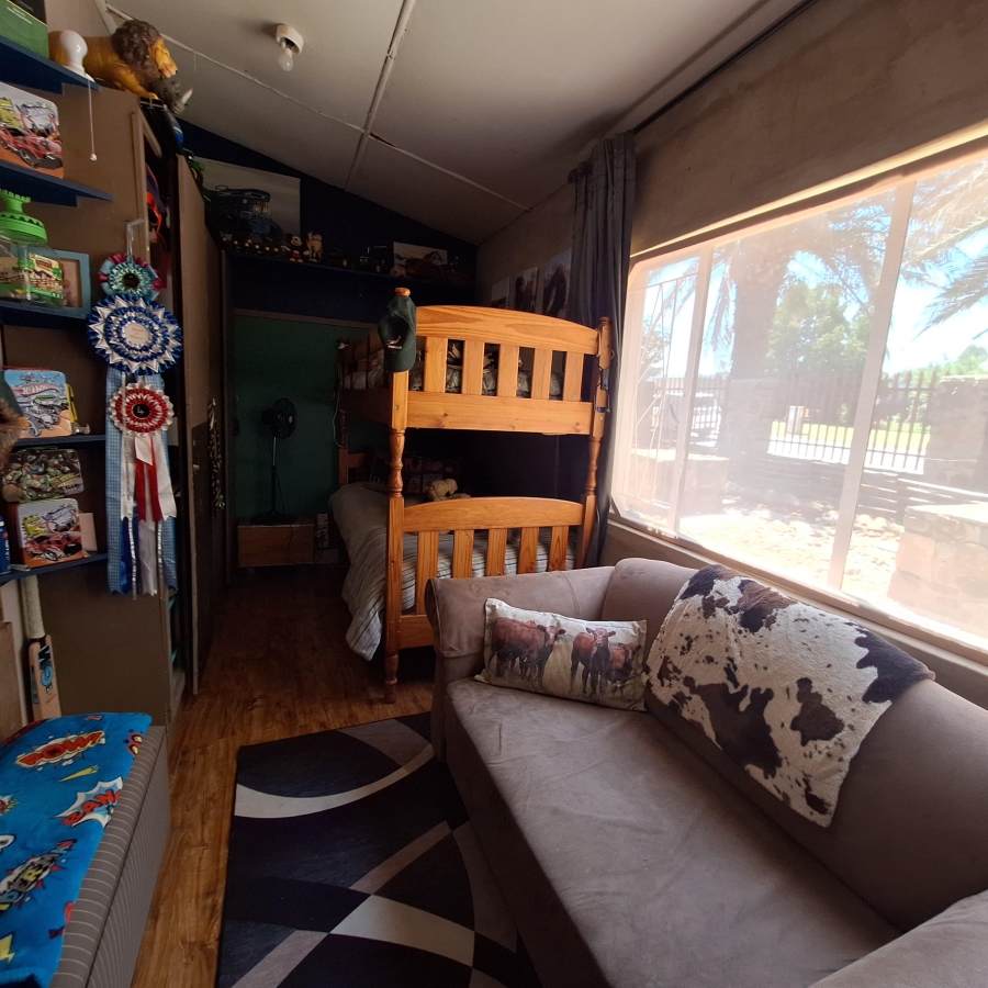 5 Bedroom Property for Sale in Frankfort Free State